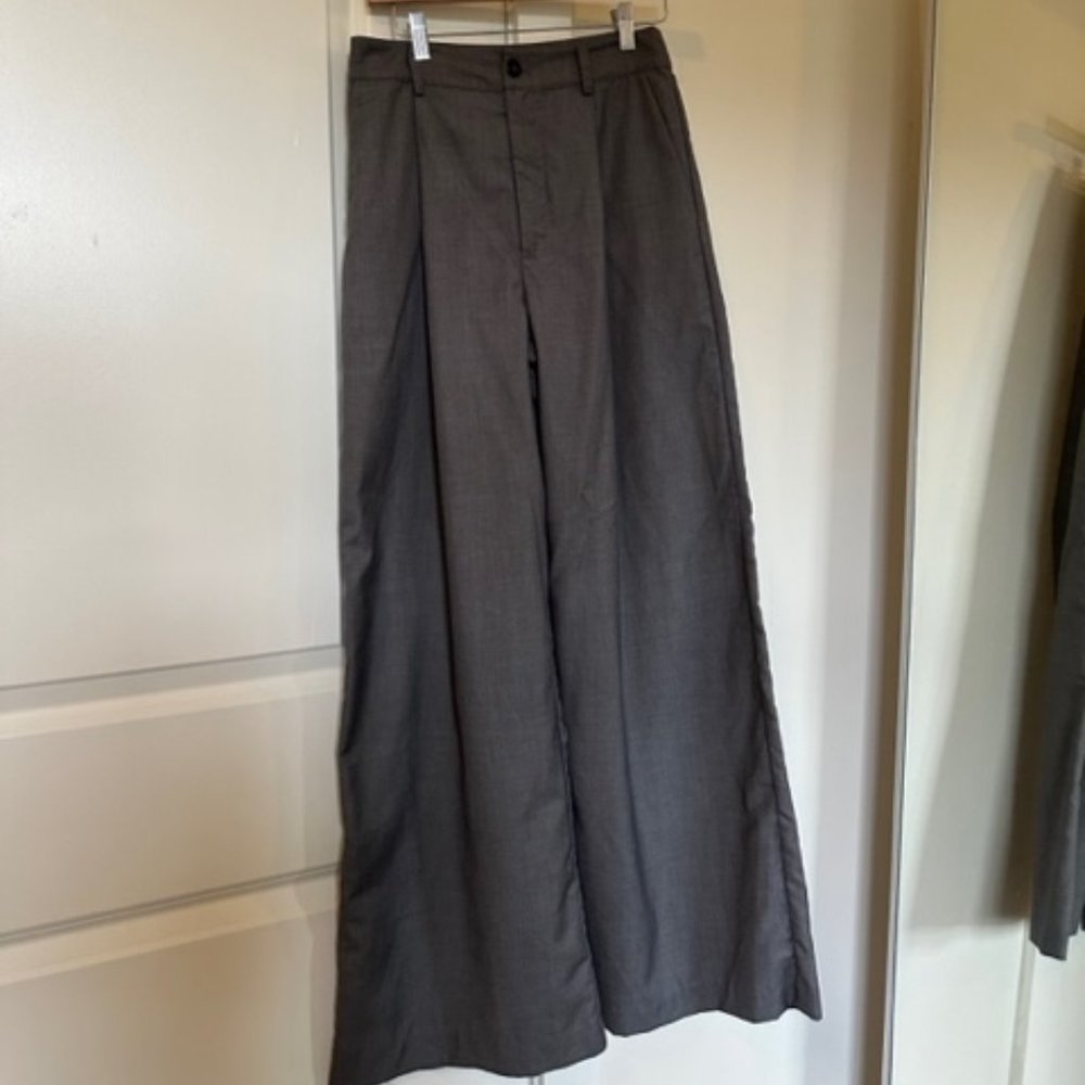 Wide leg trousers